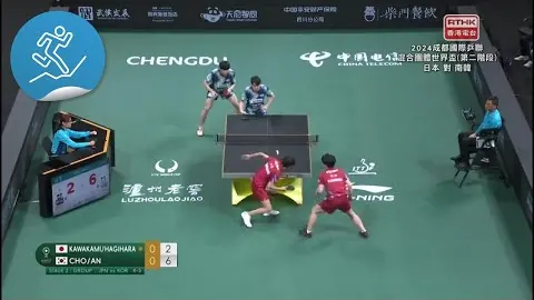 中国球迷齐声呼喊，激情助力，共掀赛场热潮。