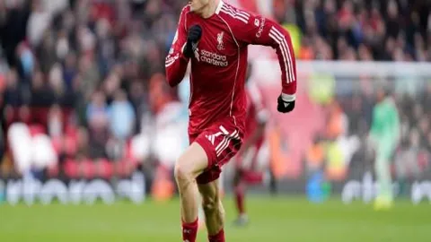 斯特劳瑟成各队围剿对象，五次犯规成焦点马龙揭秘